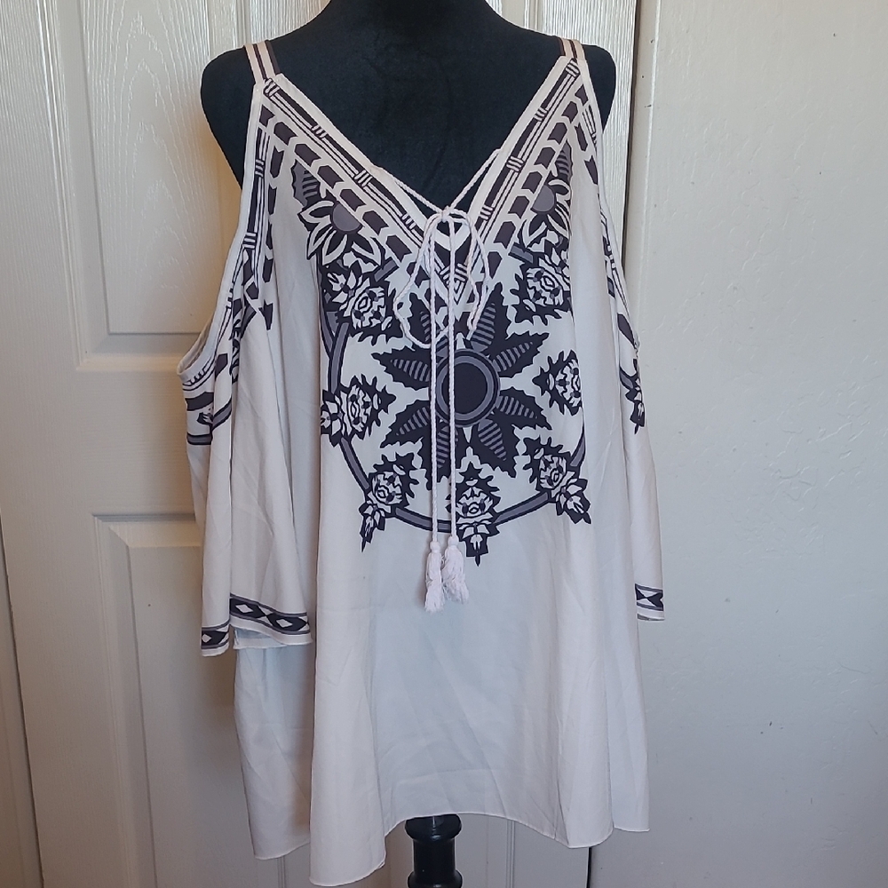 Bohemian White and Black Cold Sholder Women's Top